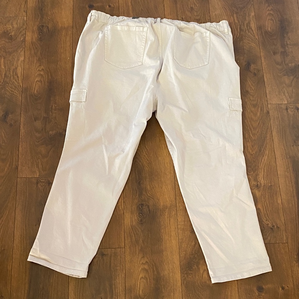 Torrid Pull-On BF Straight Cargo Pants Stone Stretch Twill Size 4 Regular NWT - Picture 5 of 7